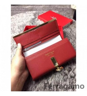 Ferragamo pénztárcám piros, arany Gancio csat