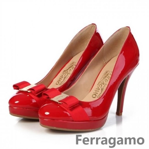 Ferragamo rosso tacco alto 270