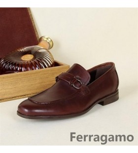 フェラガモのGancioビLoafer ーでのコーヒーの靴