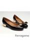 Ferragamo Vara Pumpen i Nappa Grå