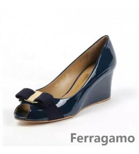 Ferragamo Sissi Patent Kil Pump Naken