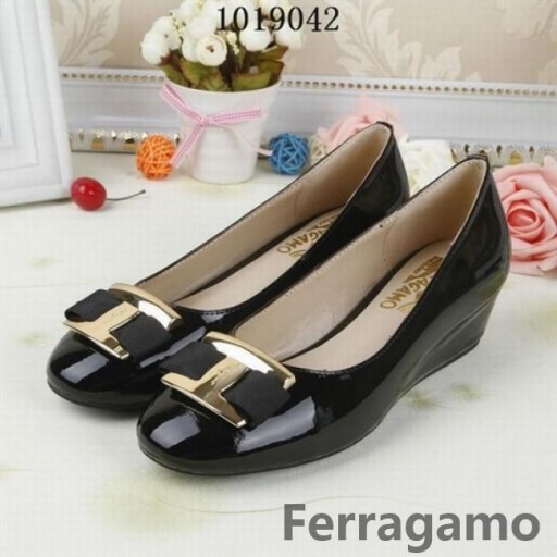 Siyah 289 Ferragamo takozlar