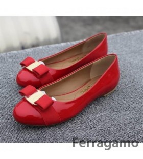Patenti Kırmızı olan Salvatore Ferragamo Varina Düz Ayakkabı