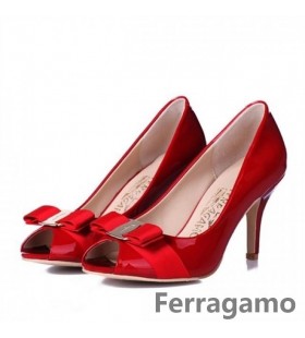 Ferragamo de tacón alto en color rojo 251