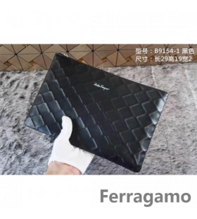 Ferragamo pose tegnebog sort