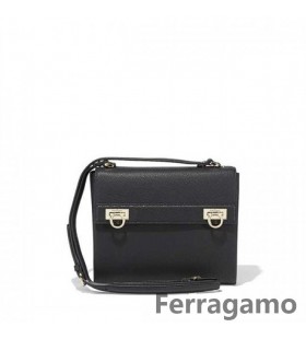 Salvatore Ferragamo Gancio Medium Messenger Tas te Koop Online SFS-UU210