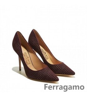 Salvatore Ferragamo Puntige-teen met de Laser Gesneden Pompen SF-R799