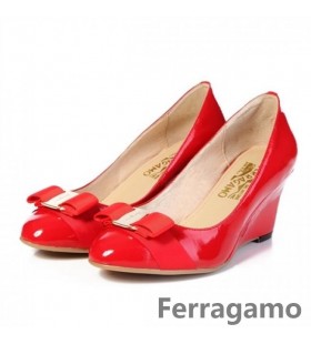 Ferragamo kiilat kengät punainen väri 284